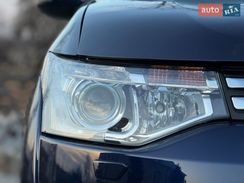 Позашляховик / Кросовер Mitsubishi Outlander 2013 в Дрогобичі