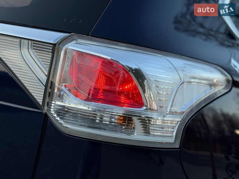 Позашляховик / Кросовер Mitsubishi Outlander 2013 в Дрогобичі