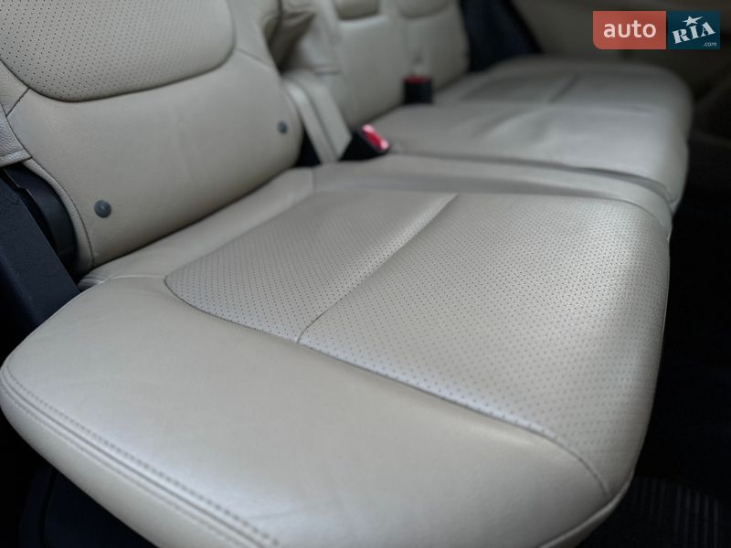 Позашляховик / Кросовер Mitsubishi Outlander 2013 в Дрогобичі