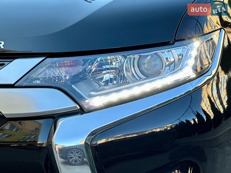 Внедорожник / Кроссовер Mitsubishi Outlander 2021 в Киеве