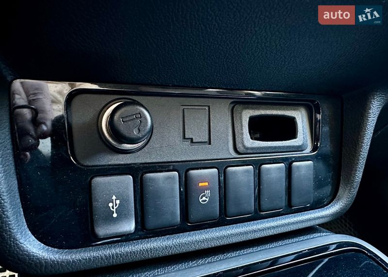 Внедорожник / Кроссовер Mitsubishi Outlander 2021 в Киеве