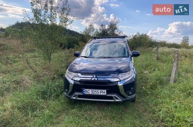 Внедорожник / Кроссовер Mitsubishi Outlander 2017 в Львове