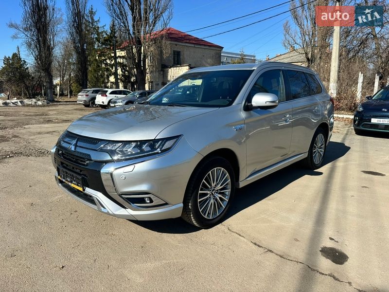 Mitsubishi Outlander 2020