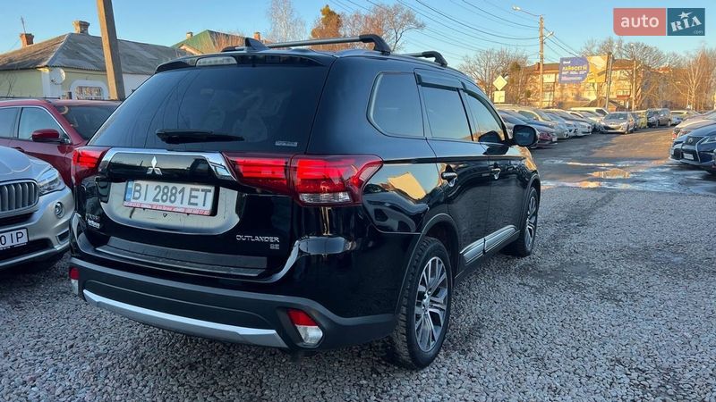 Внедорожник / Кроссовер Mitsubishi Outlander 2016 в Полтаве