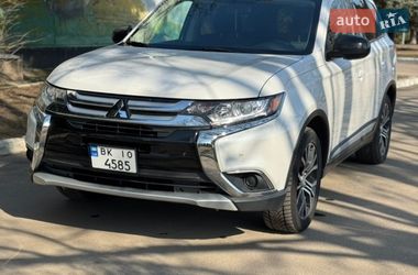 Позашляховик / Кросовер Mitsubishi Outlander 2017 в Рівному