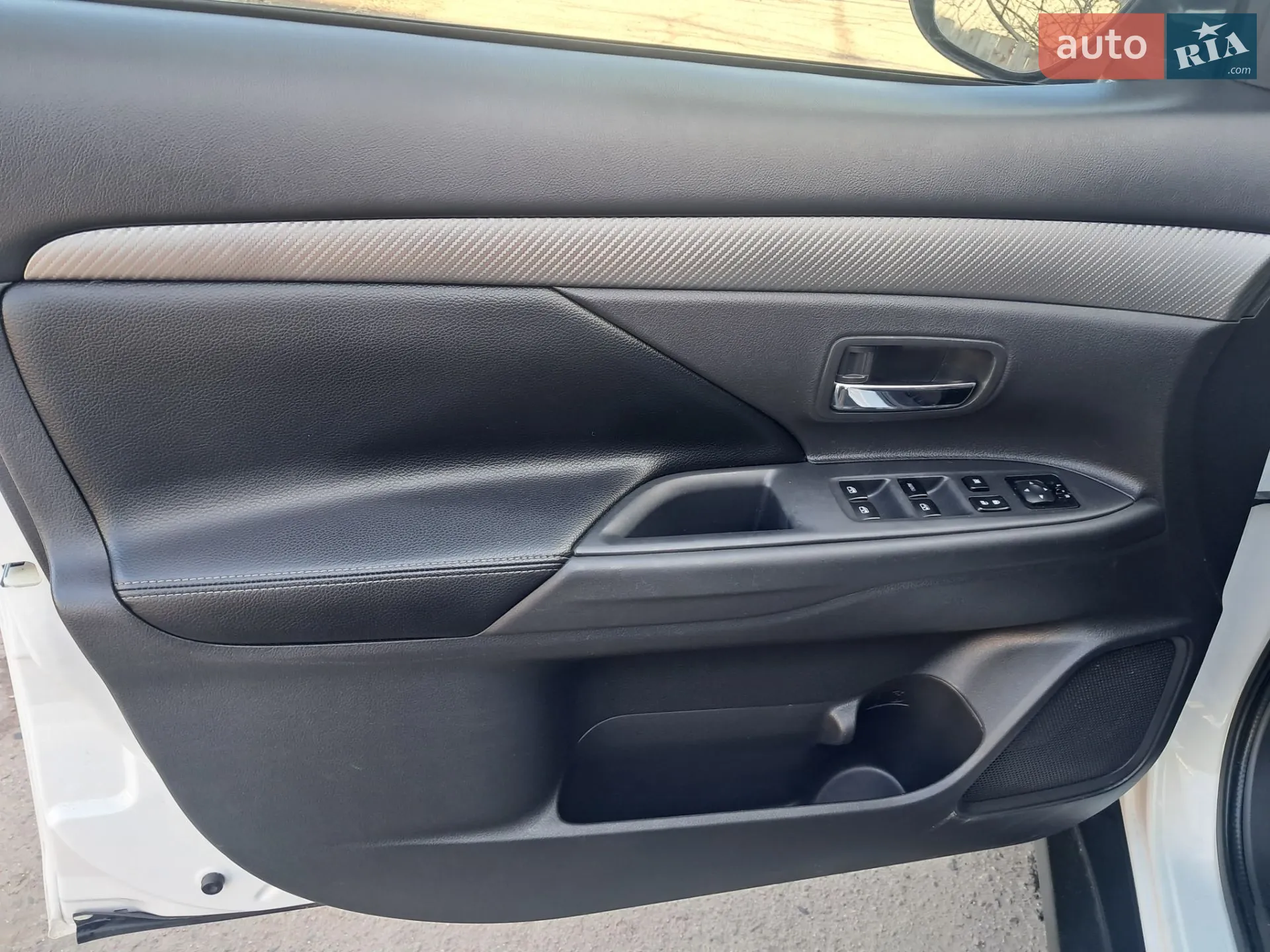 2016 Mitsubishi Outlander - мініатюра 13