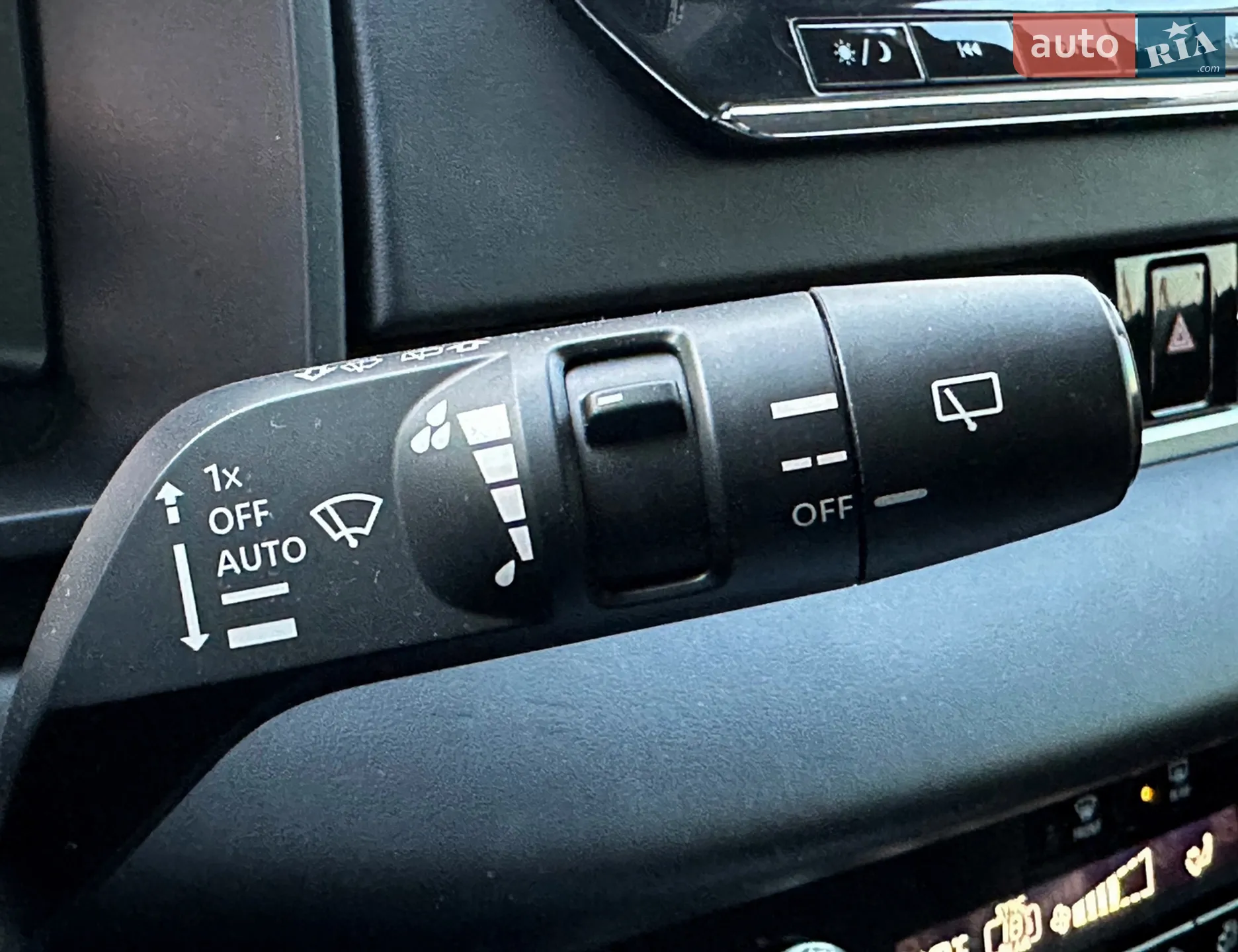 2022 Mitsubishi Outlander - мініатюра 22