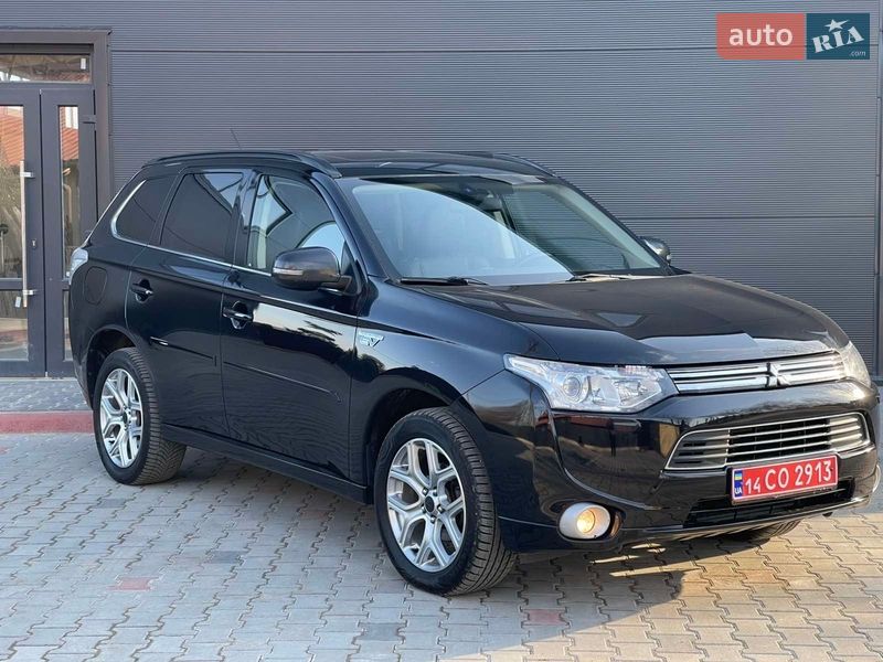 Внедорожник / Кроссовер Mitsubishi Outlander 2013 в Ивано-Франковске