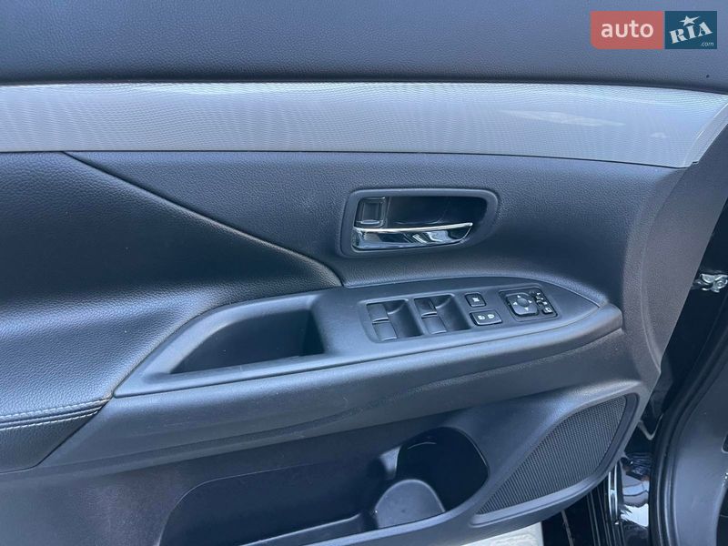 Внедорожник / Кроссовер Mitsubishi Outlander 2013 в Ивано-Франковске