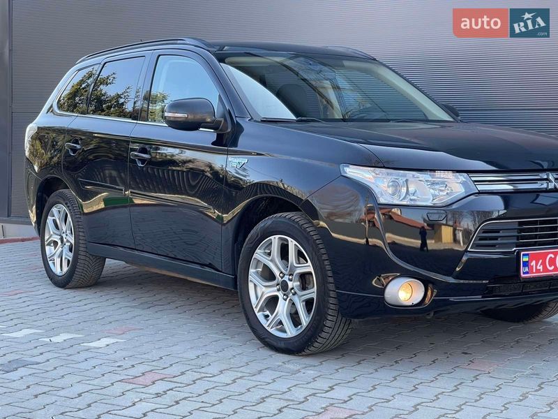 Внедорожник / Кроссовер Mitsubishi Outlander 2013 в Ивано-Франковске