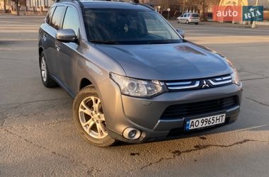 Позашляховик / Кросовер Mitsubishi Outlander 2012 в Ужгороді