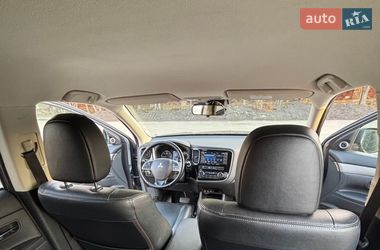 Позашляховик / Кросовер Mitsubishi Outlander 2012 в Ужгороді