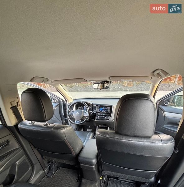 Позашляховик / Кросовер Mitsubishi Outlander 2012 в Ужгороді