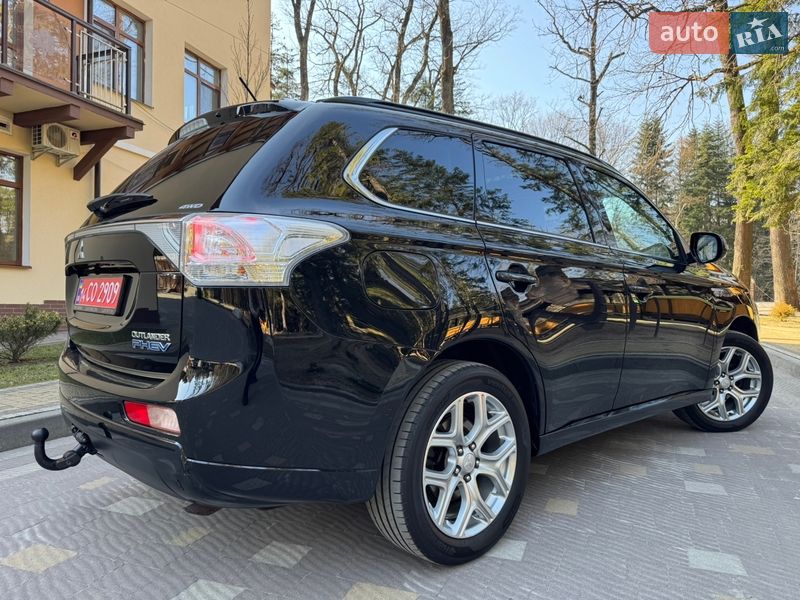 Внедорожник / Кроссовер Mitsubishi Outlander 2014 в Дрогобыче