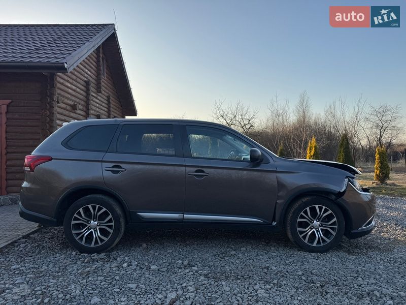 Внедорожник / Кроссовер Mitsubishi Outlander 2016 в Яворове фото 2 Внедорожник / Кроссовер Mitsubishi Outlander 2016 в Яворове