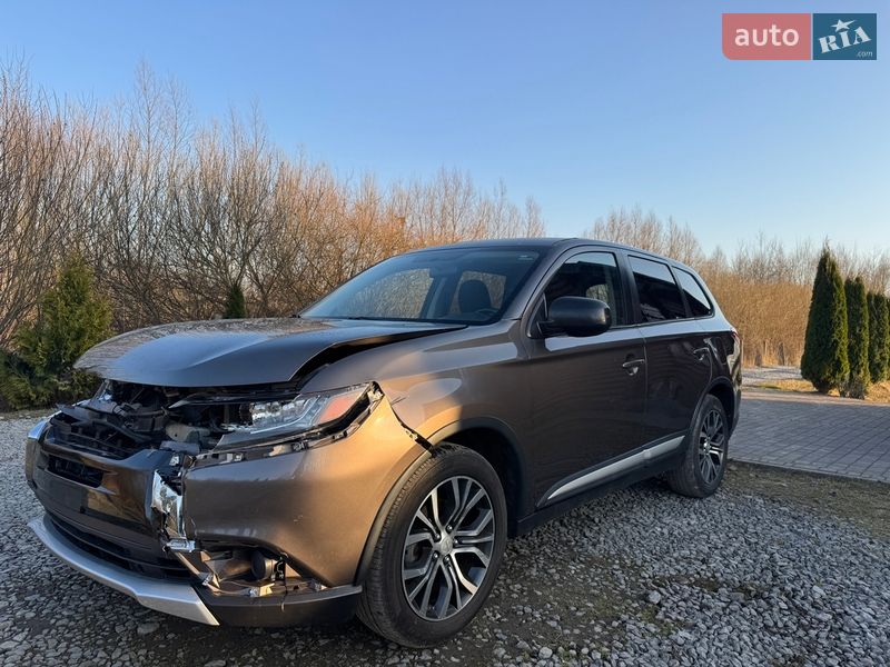 Внедорожник / Кроссовер Mitsubishi Outlander 2016 в Яворове фото 7 Внедорожник / Кроссовер Mitsubishi Outlander 2016 в Яворове