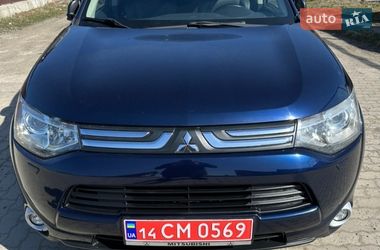 Внедорожник / Кроссовер Mitsubishi Outlander 2013 в Калуше