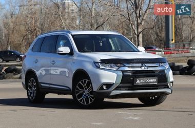 Позашляховик / Кросовер Mitsubishi Outlander 2017 в Києві