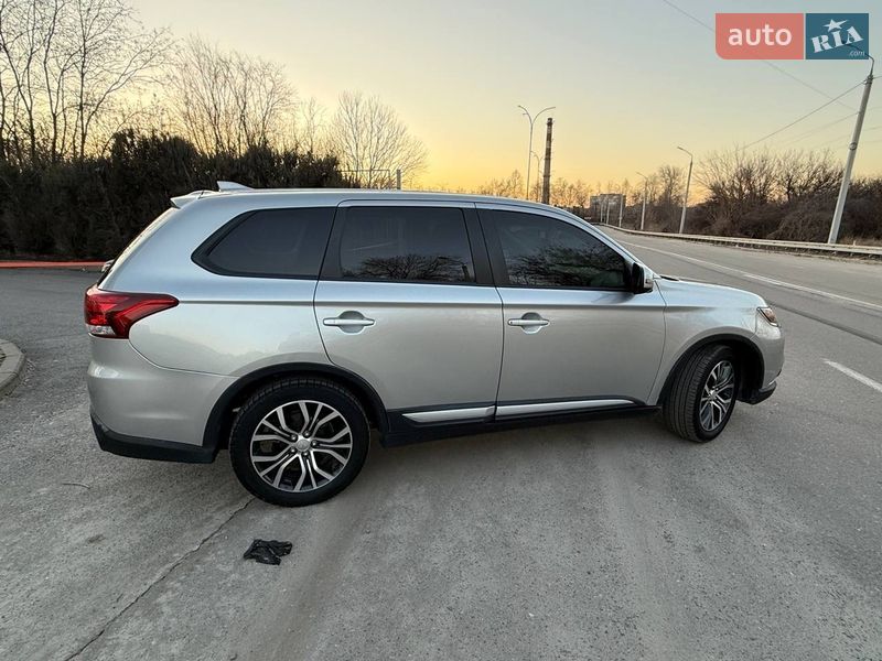 Внедорожник / Кроссовер Mitsubishi Outlander 2018 в Днепре