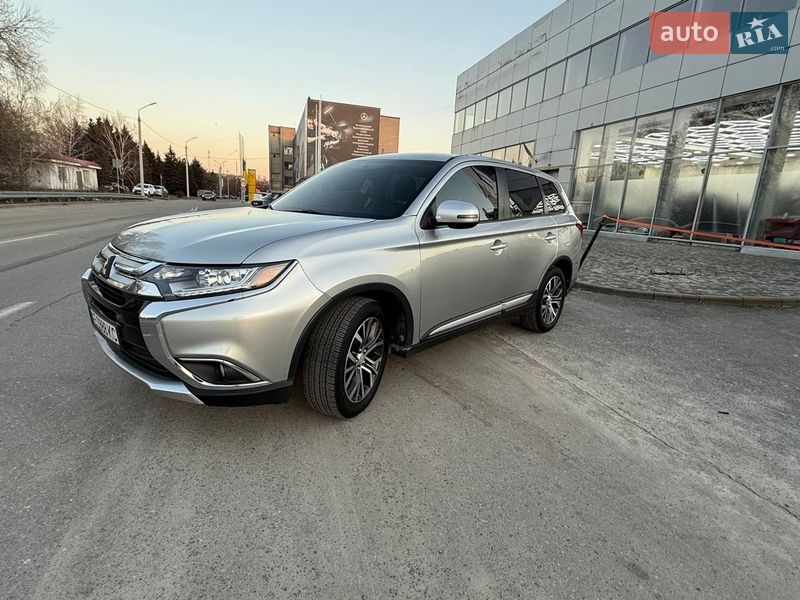 Внедорожник / Кроссовер Mitsubishi Outlander 2018 в Днепре