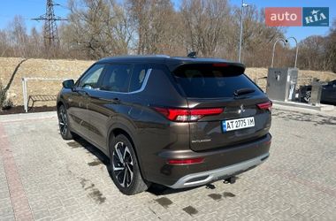 Внедорожник / Кроссовер Mitsubishi Outlander 2023 в Ивано-Франковске