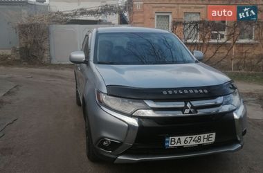 Внедорожник / Кроссовер Mitsubishi Outlander 2015 в Кропивницком