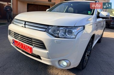 Позашляховик / Кросовер Mitsubishi Outlander 2014 в Львові