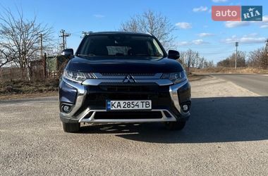 Внедорожник / Кроссовер Mitsubishi Outlander 2018 в Киеве