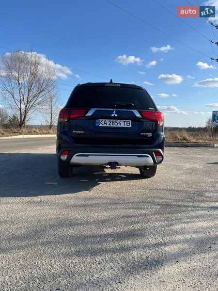 Внедорожник / Кроссовер Mitsubishi Outlander 2018 в Киеве