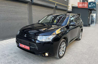 Внедорожник / Кроссовер Mitsubishi Outlander 2014 в Хмельницком