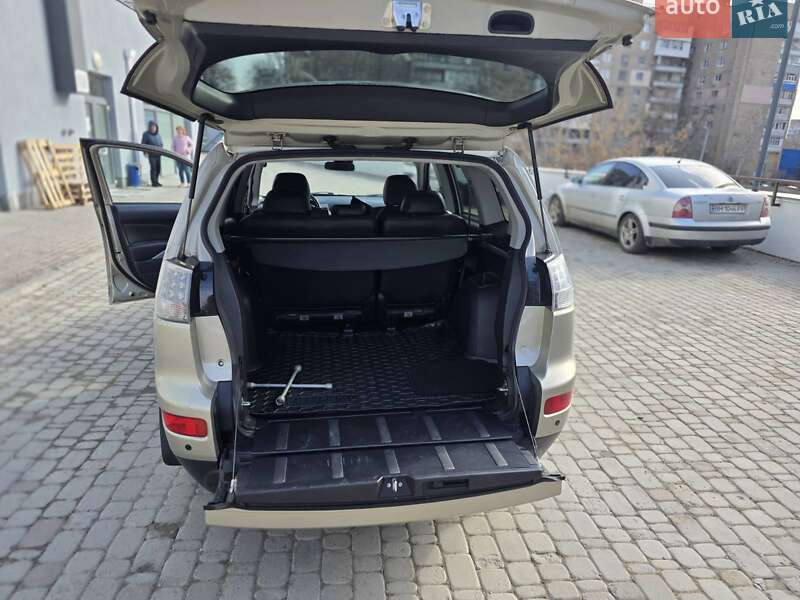 Внедорожник / Кроссовер Mitsubishi Outlander 2008 в Харькове