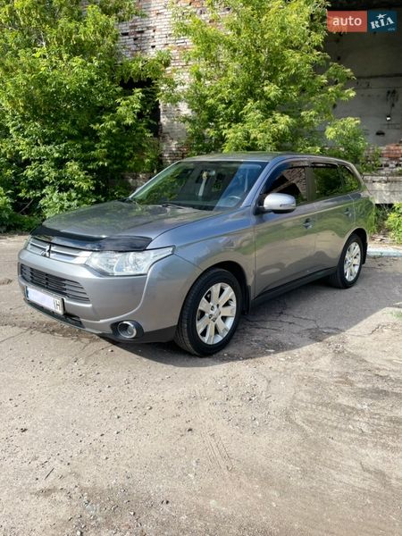 Mitsubishi Outlander 2014