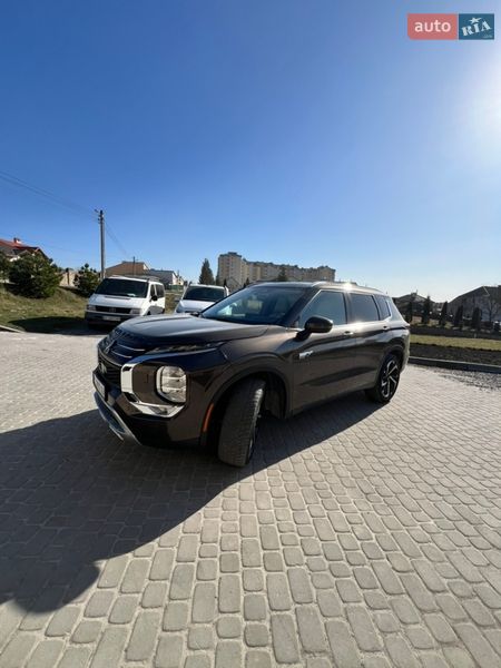 Позашляховик / Кросовер Mitsubishi Outlander 2023 в Львові