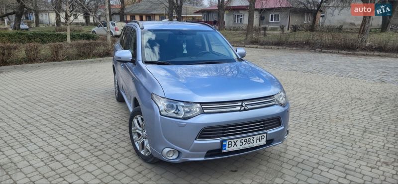 Mitsubishi Outlander 2014