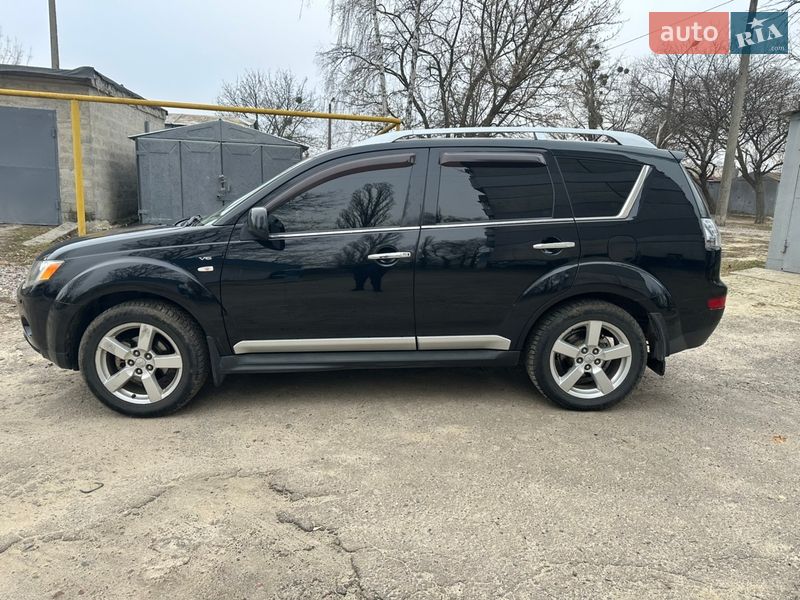 Внедорожник / Кроссовер Mitsubishi Outlander 2009 в Харькове