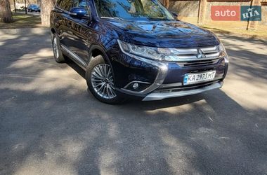 Позашляховик / Кросовер Mitsubishi Outlander 2016 в Чернігові