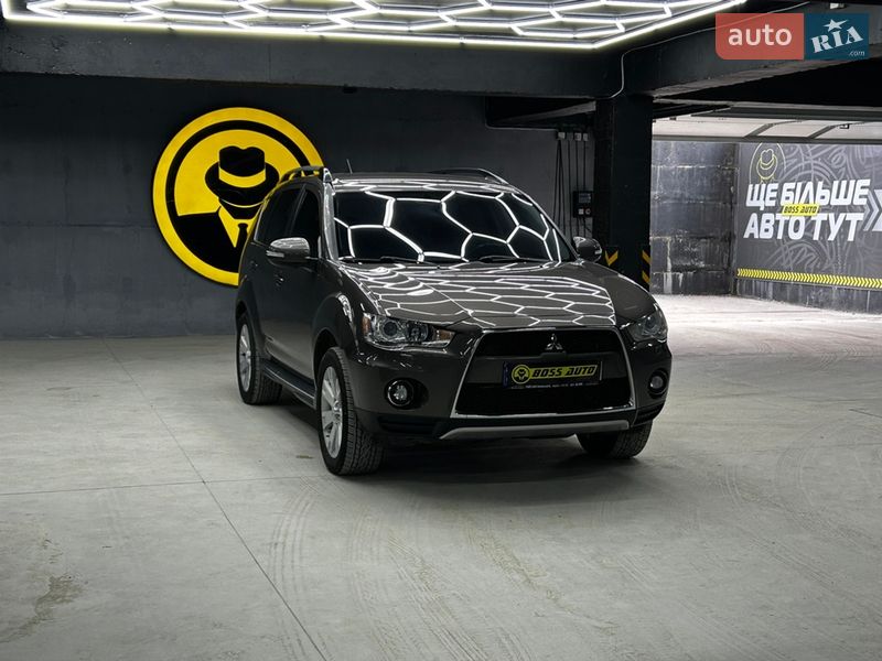 Mitsubishi Outlander 2011