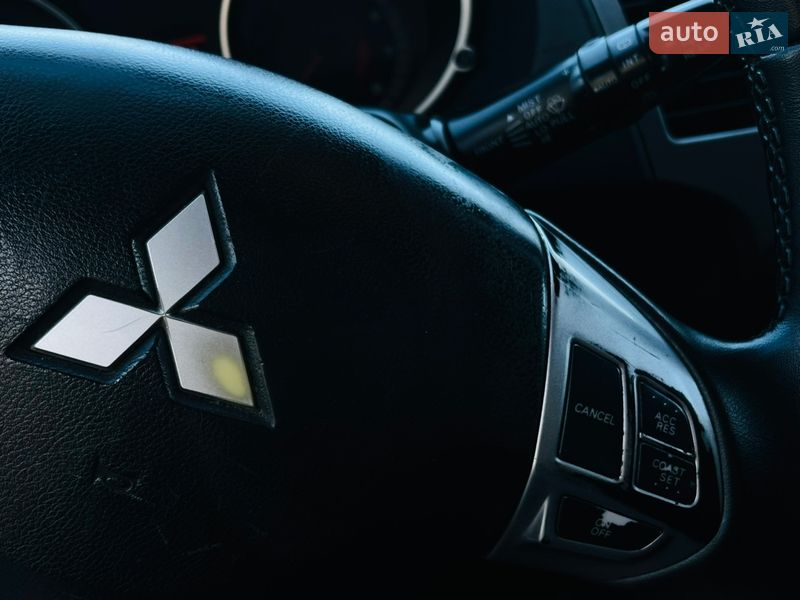 Внедорожник / Кроссовер Mitsubishi Outlander 2008 в Харькове