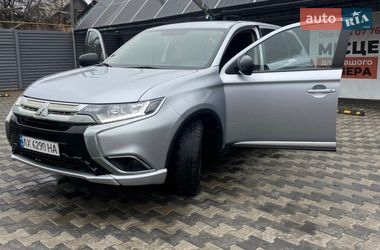 Позашляховик / Кросовер Mitsubishi Outlander 2017 в Харкові