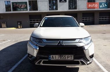 Внедорожник / Кроссовер Mitsubishi Outlander 2021 в Обухове