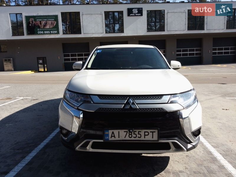 Mitsubishi Outlander 2021