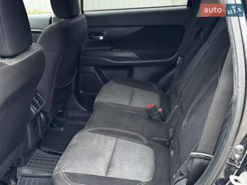 Внедорожник / Кроссовер Mitsubishi Outlander 2020 в Киверцах