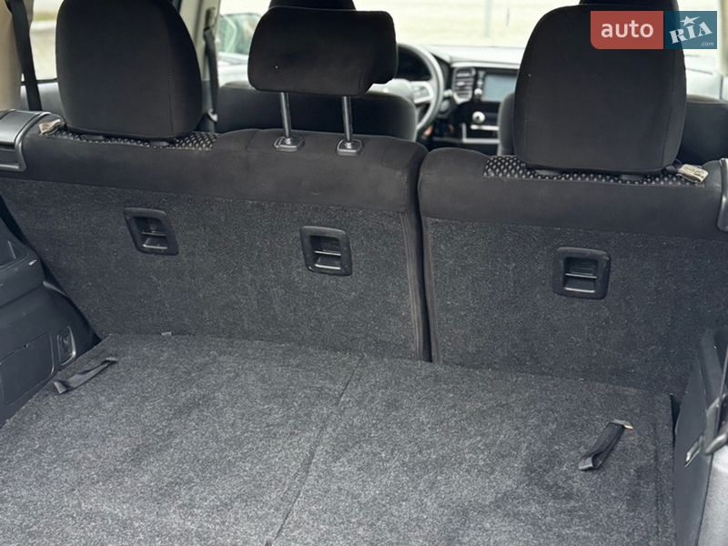 Внедорожник / Кроссовер Mitsubishi Outlander 2020 в Киверцах