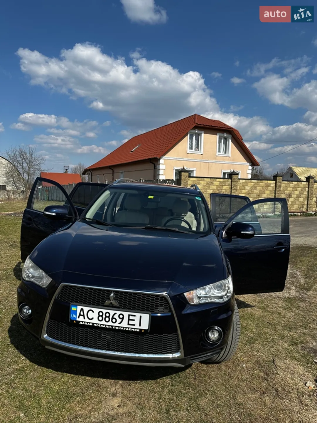 2010 Mitsubishi Outlander - фото 1