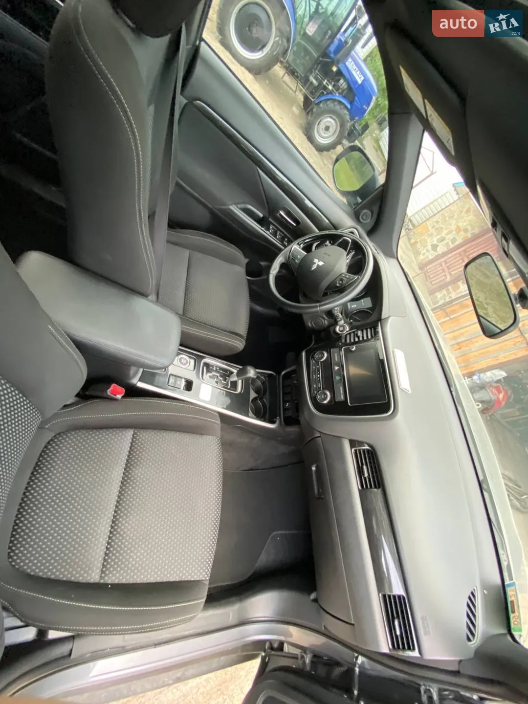 2017 Mitsubishi Outlander - мініатюра 17