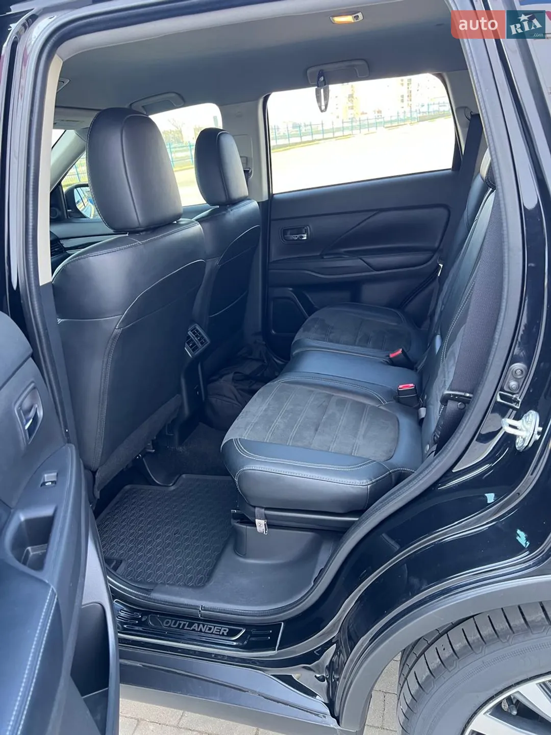 2019 Mitsubishi Outlander - мініатюра 28