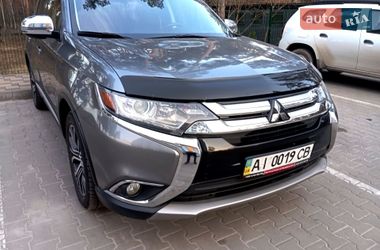 Позашляховик / Кросовер Mitsubishi Outlander 2015 в Бучі