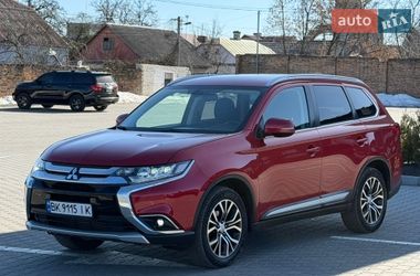 Позашляховик / Кросовер Mitsubishi Outlander 2016 в Дубні