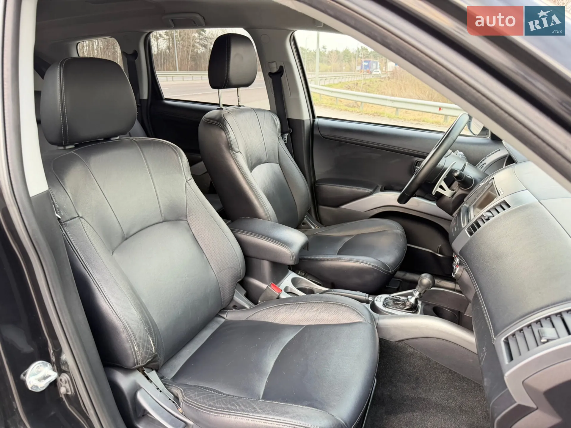 2010 Mitsubishi Outlander - мініатюра 36