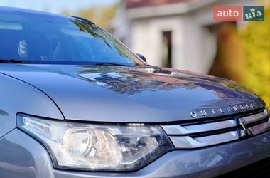 Внедорожник / Кроссовер Mitsubishi Outlander 2015 в Житомире